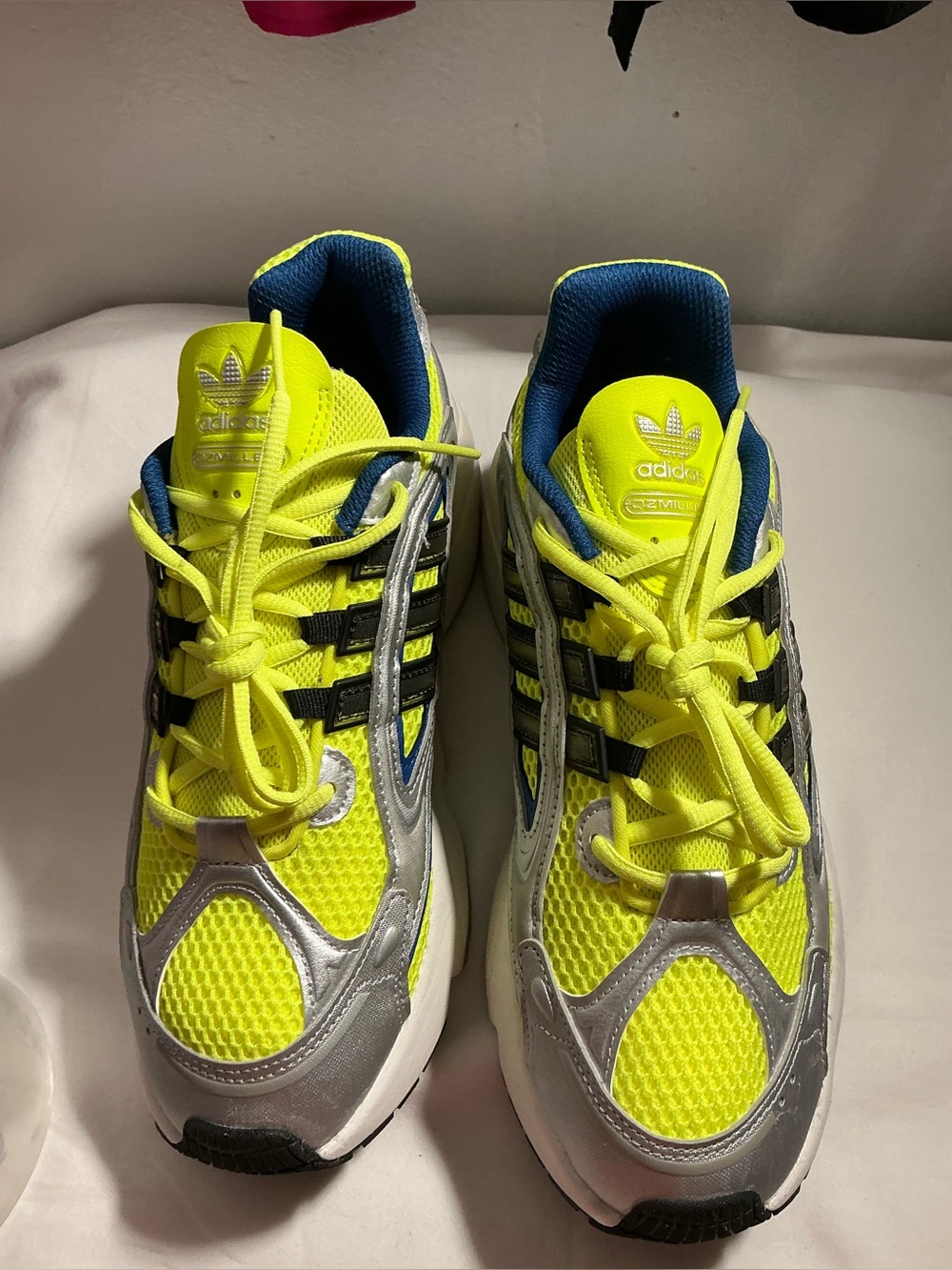 NEW Adidas Originals Ozmillen Men's Yellow Silver Black Sneakers Shoes Size 8.5